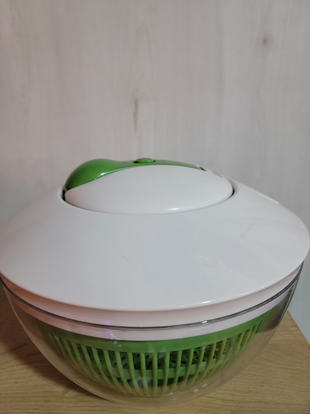 White and Green Salad Spinner - Compact Kitchen Spinner